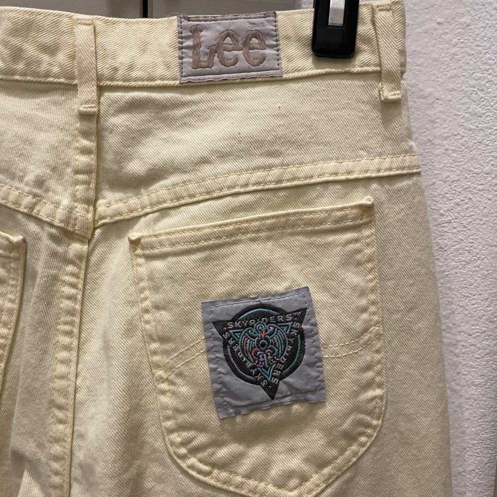 Vintage 80s Yellow Lee Jeans Skyriders Patch Denim High Waisted Fit Retro